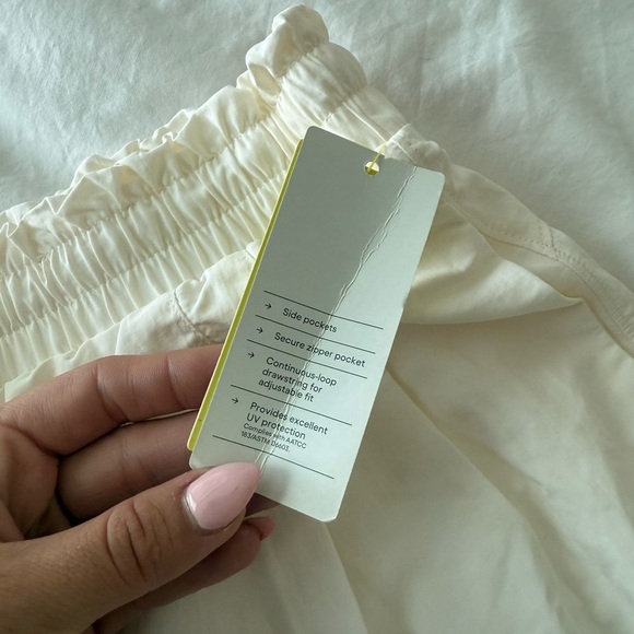 All in Motion Cream Women's Shorts - Picture 5 of 6